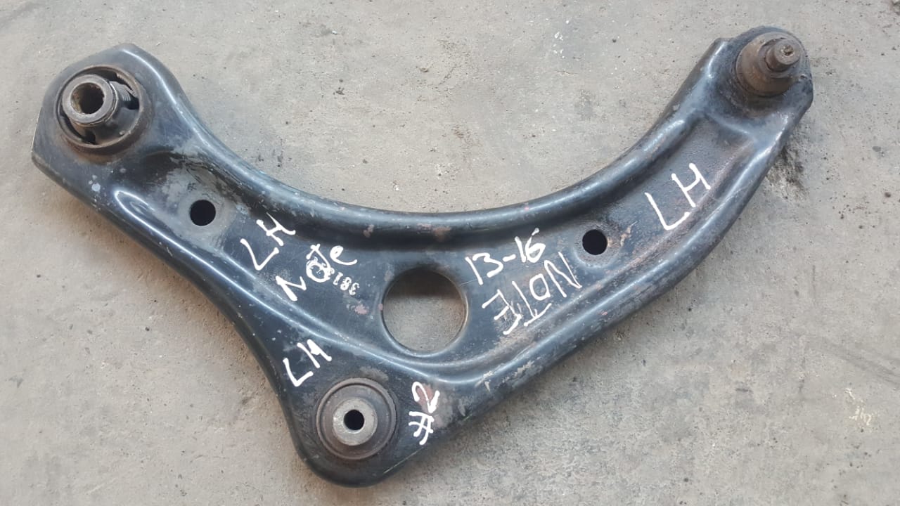 BANDEJA DELANTERA NISSAN VERSA NOTE 2013 AL 2016